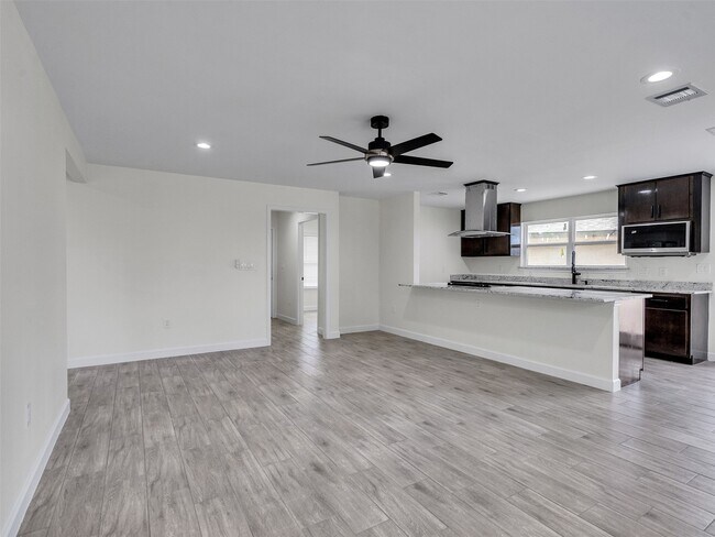 Building Photo - 4835 County Rd 380