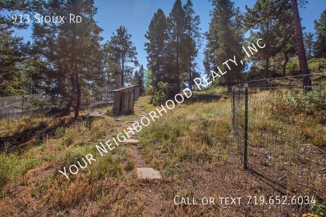 Building Photo - 913 Sioux Rd