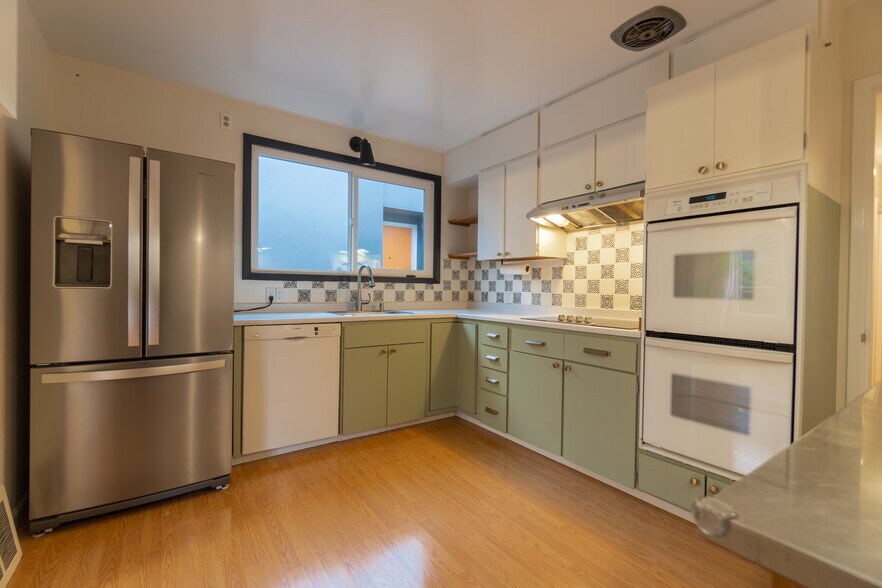Building Photo - 127 Starview Way