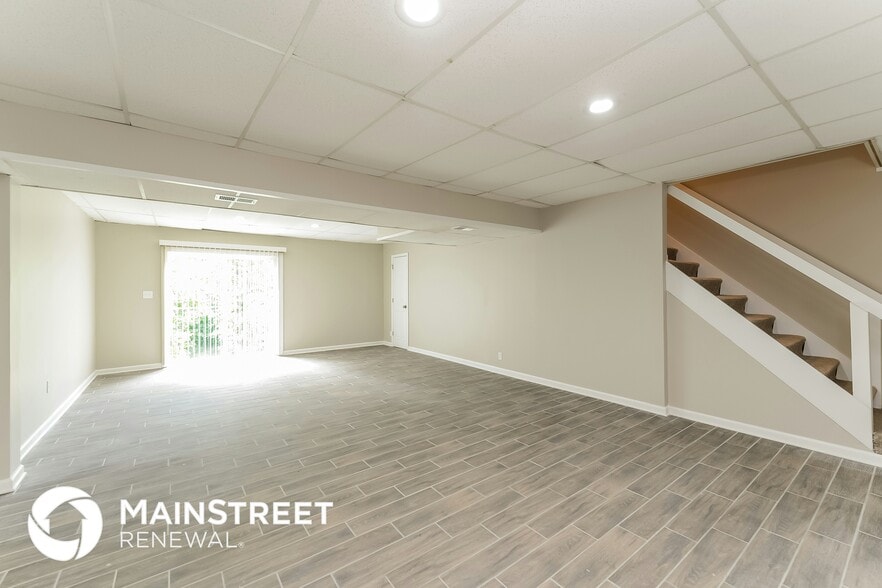 Building Photo - 2359 Oakton Dr