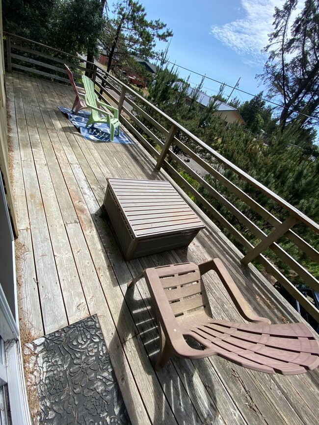 Building Photo - Long Beach Peninsula 2 bedroom Home w/ Hot...