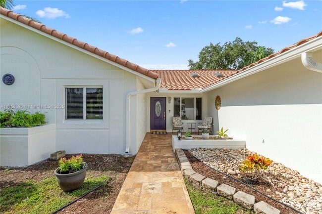 Building Photo - 15800 Surrey Cir