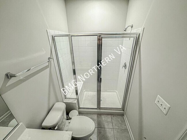 Building Photo - 42961 Running Creek Square