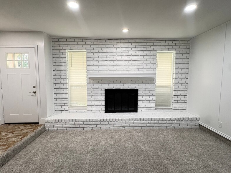 Building Photo - 3802 Roan Cir