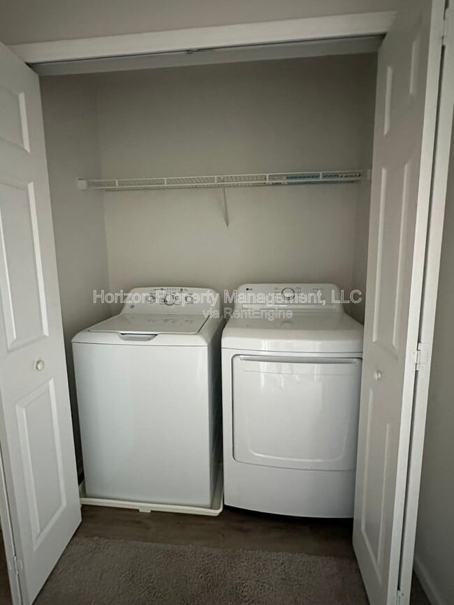 Building Photo - 6461 Topside Ave