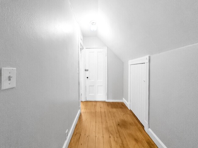 Building Photo - 1 Belmore Terrace