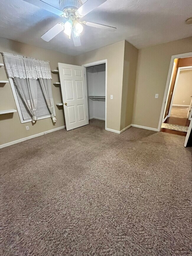 Building Photo - 476 Bill Russell Rd