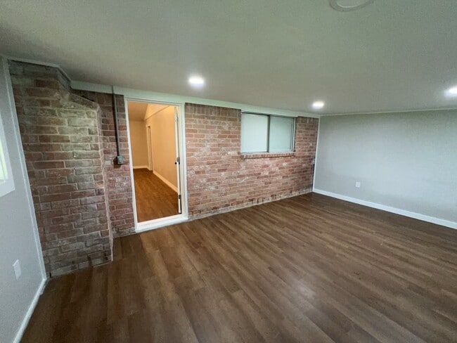 Building Photo - 30707 Martens Rd
