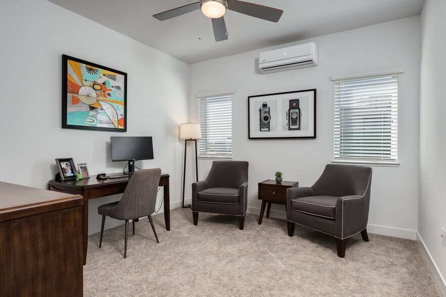 Guest Bedroom - 1878 Notre Dame Blvd