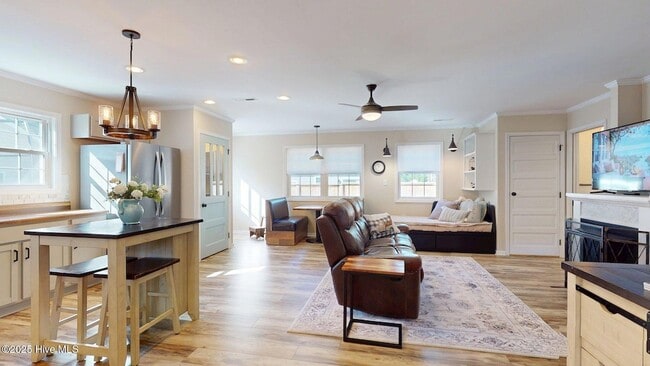 Building Photo - 202 Sheldon Rd