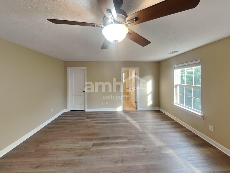 Building Photo - 3028 Bluffhollow Gap
