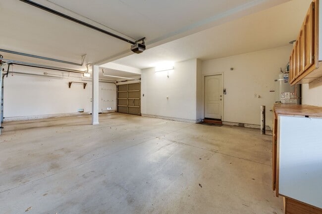 Building Photo - Stunning Folsom Split-Level Home with Pool & 3-Car Garage in Quiet Cul-De-Sac