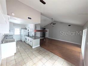 Building Photo - 2075 Shadow Pine Dr