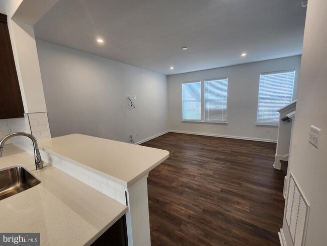 Building Photo - 477 Husky Trl