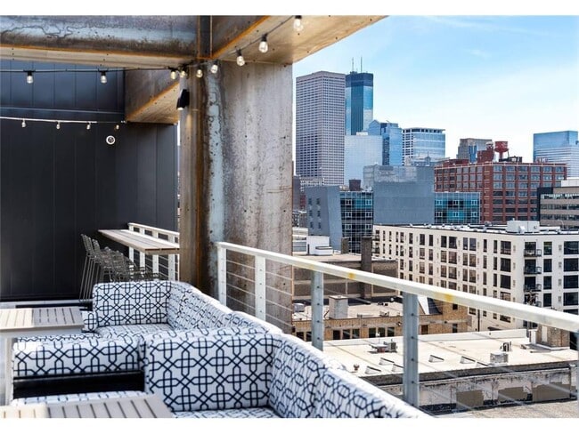 Building Photo - 728 N 3rd St