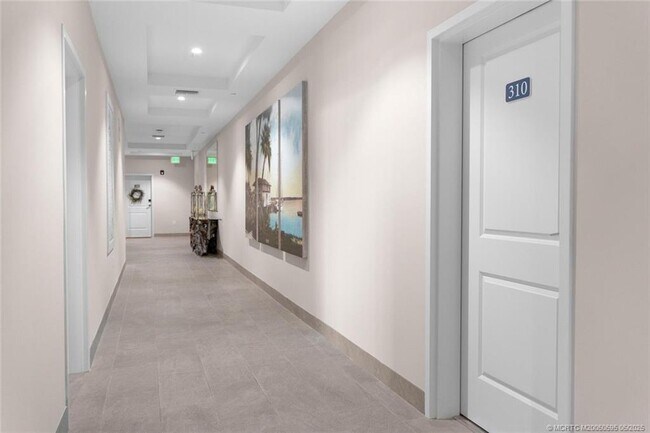 Building Photo - 41 SW Seminole St