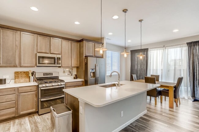 Building Photo - Evolve Real Estate: Beautiful House with Solar Panels  Available for Move in on August 1st!
