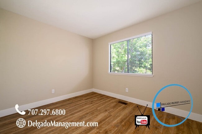 Building Photo - Newly remodeled Glen Cove 4BD single level home