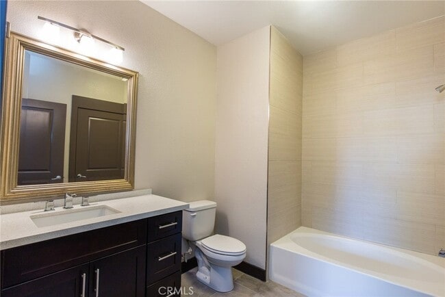 Building Photo - 24585 Town Center Dr