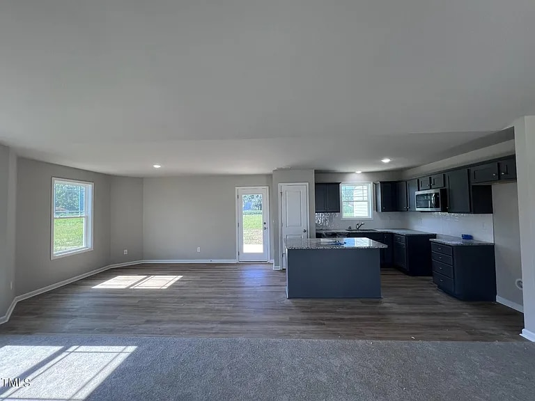 Building Photo - 98 Lotus Ave