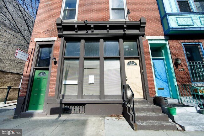 Building Photo - 443 Fairmount Ave