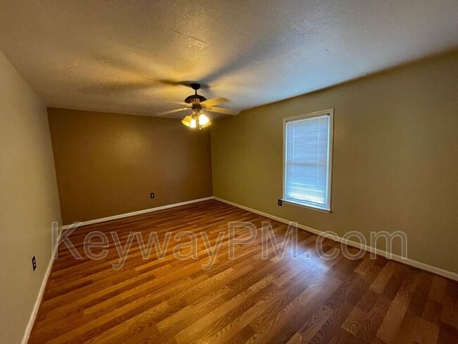 Building Photo - 2930 Running Creek Ln