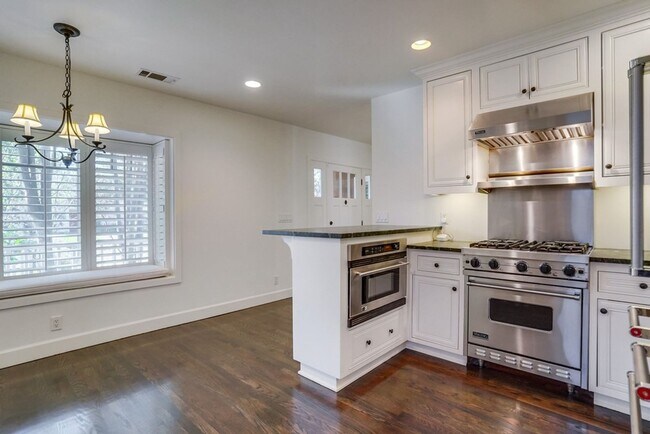 Building Photo - Beautiful 4 Bed/4 Bath Family Home w/pool - Upcoming and available in April!