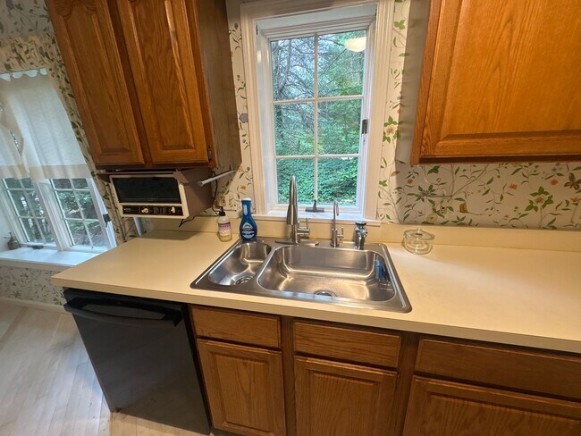 Building Photo - 401 Browning Ln