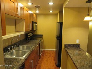 Building Photo - Condo in Mesa on second floor