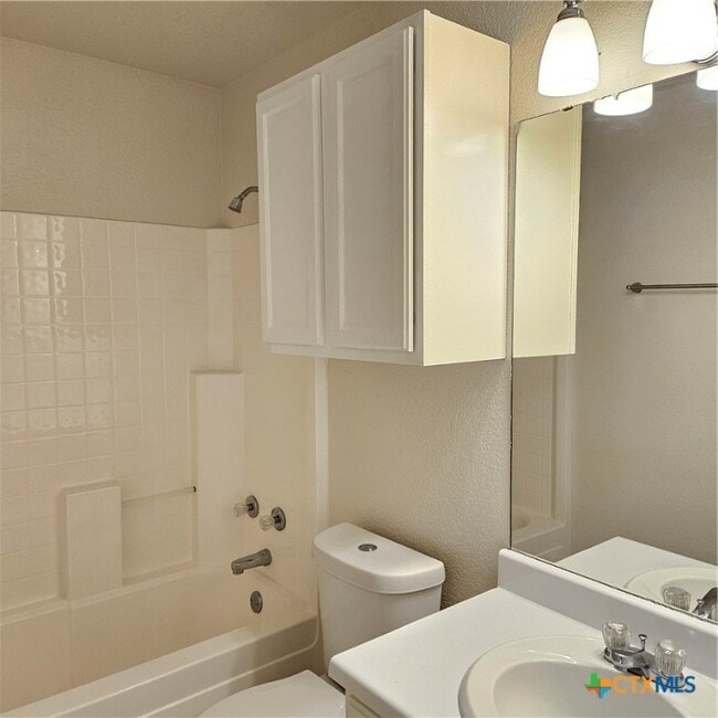 Building Photo - 901 Ticonderoga Dr