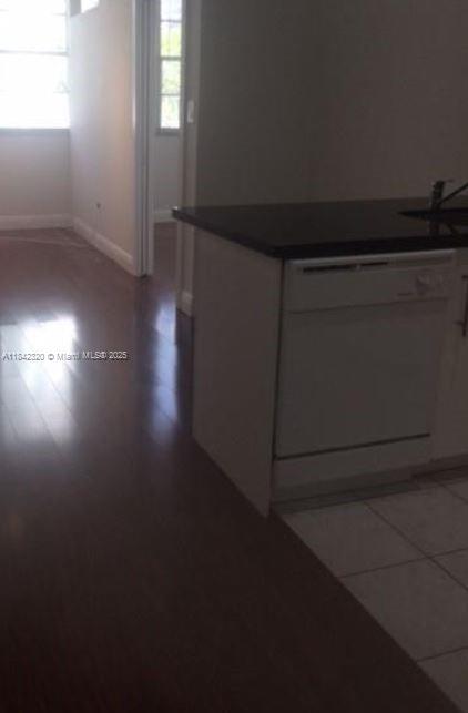 Building Photo - 999 Brickell Bay Dr