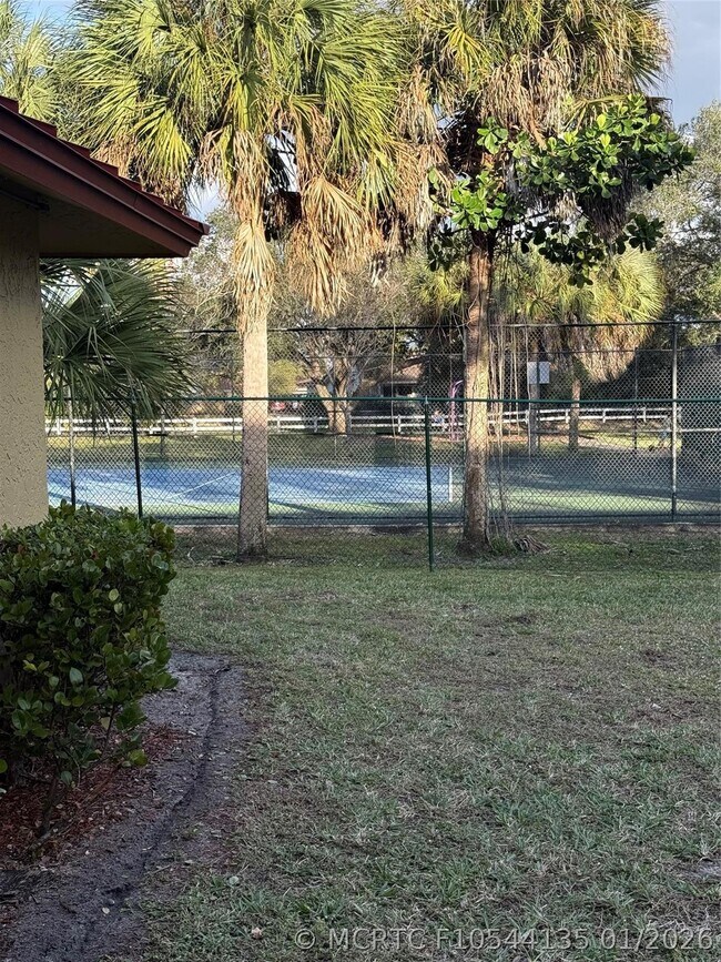 Building Photo - 2075 Coral Ridge Dr