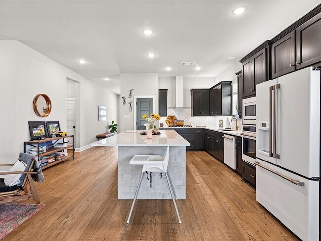 Building Photo - 2240 Lazy Dog Ln