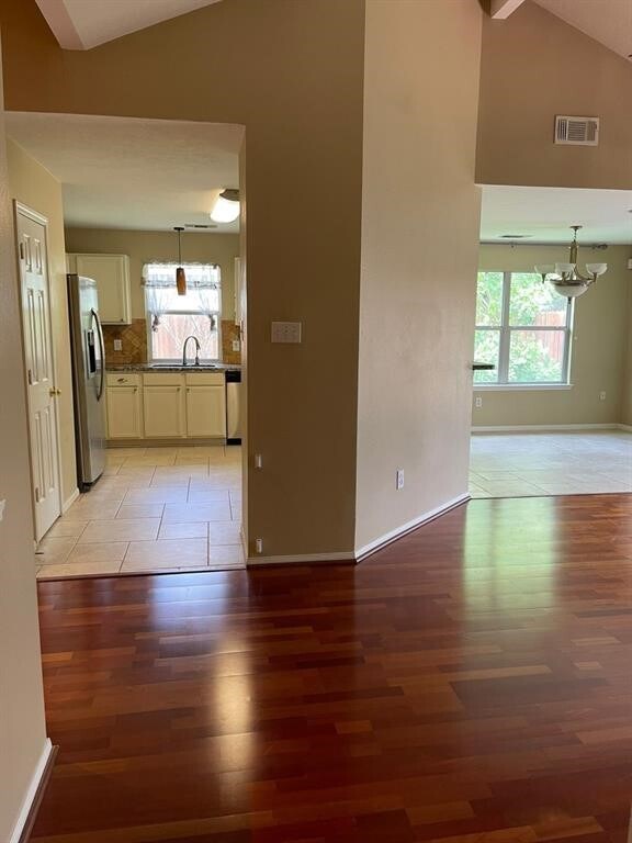 Building Photo - 14622 Vaughnville Dr