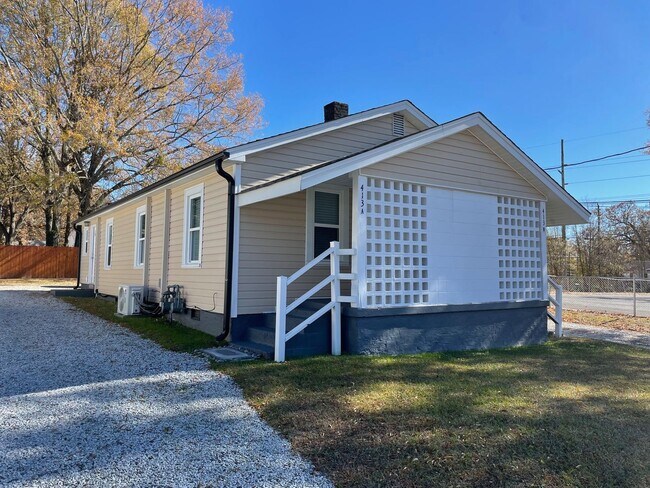 Building Photo - 1095