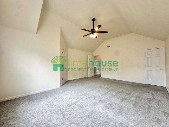 Building Photo - 1323 Hoover Ave