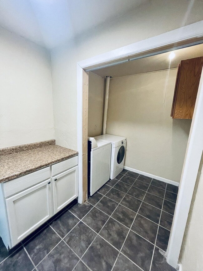 Building Photo - 1503 46th Pl