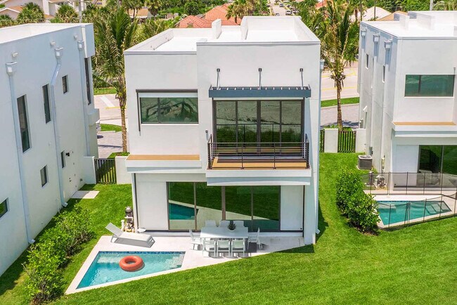 Building Photo - 3055 S Hwy A1A