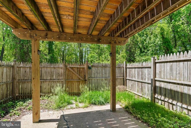 Building Photo - 468 Cornell Ct