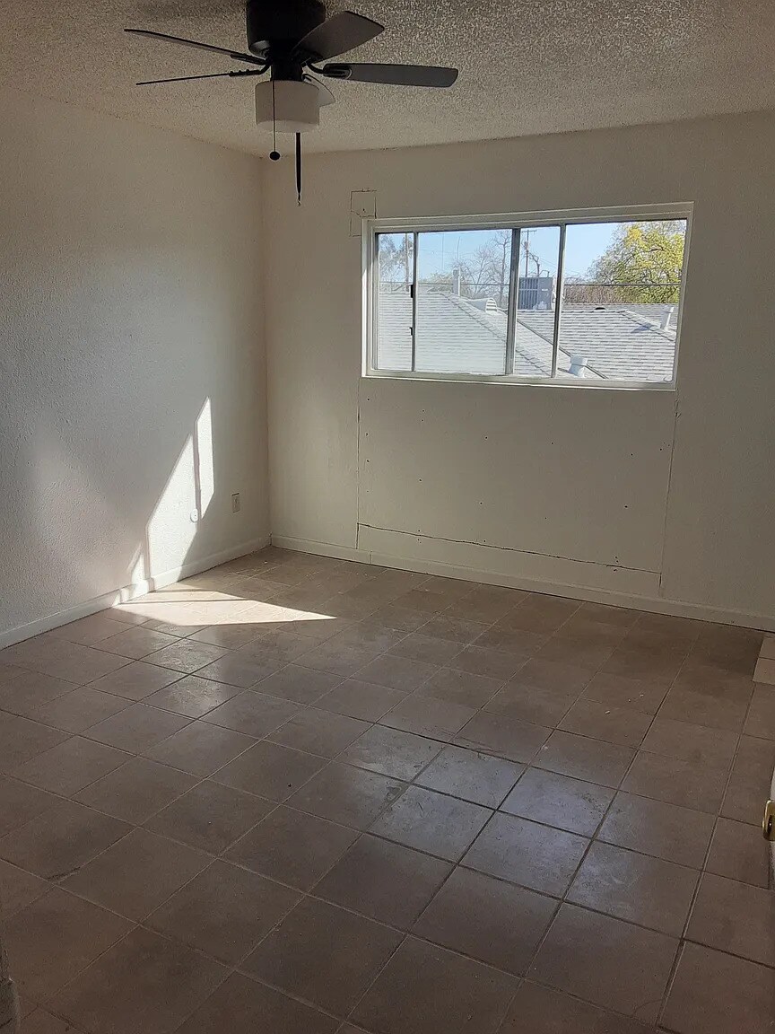 Building Photo - 2423 Boxwood St