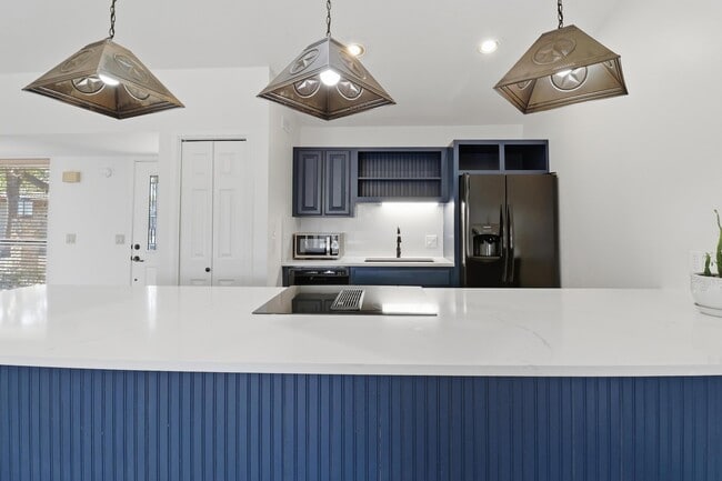 Building Photo - 100 Bay Point Dr