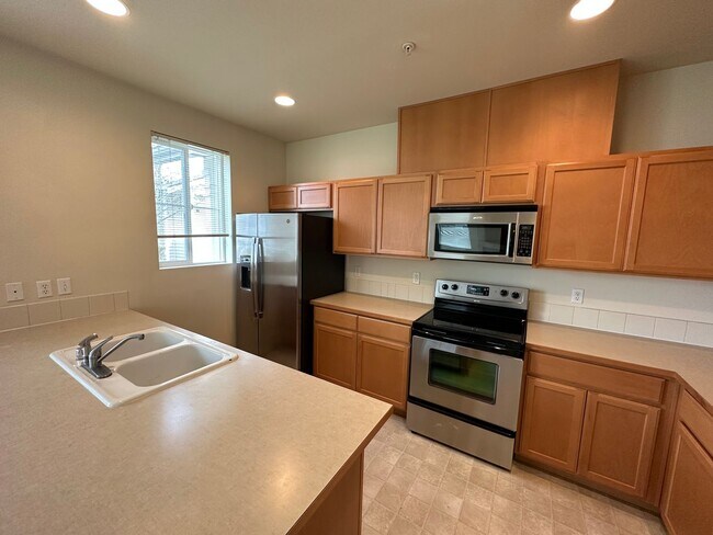 Building Photo - 2125 Bobs Hollow Ln