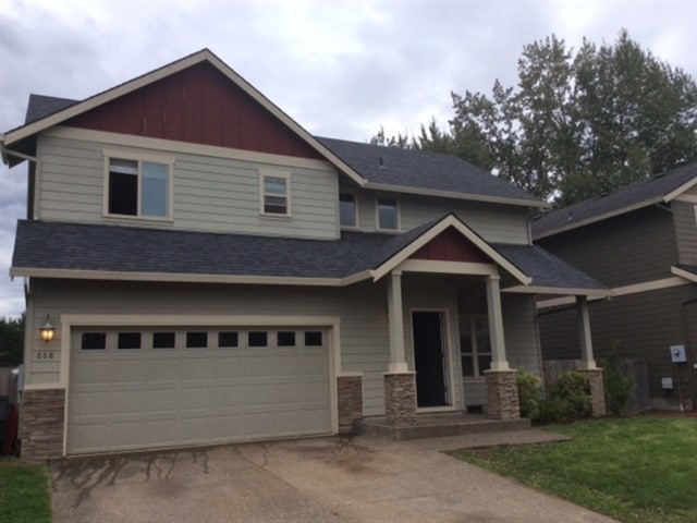 Building Photo - 668 SE Jack Ave