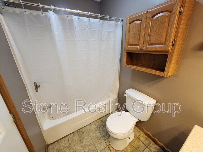 Building Photo - 823 S 19th St