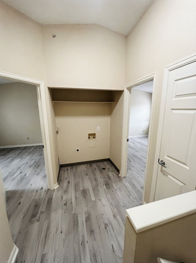 Building Photo - 626 Walden Cir