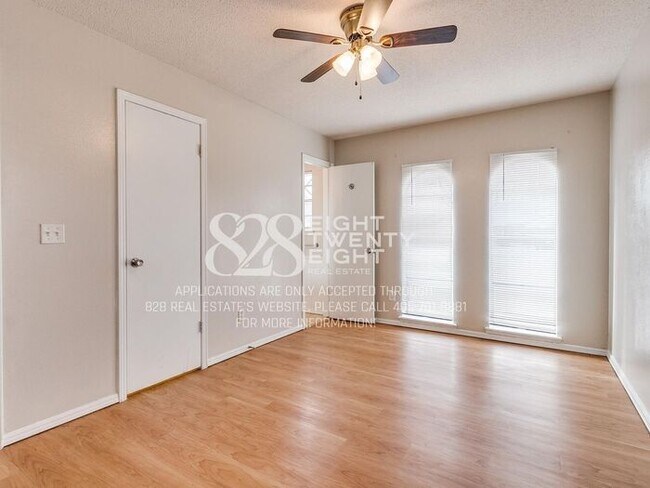 Building Photo - Midwest City 3 Bed/2 Bath House with Attached Two-Car Garage!