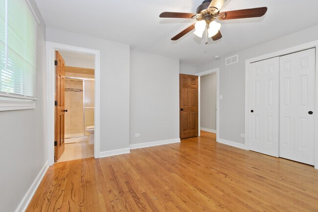 Building Photo - 433 Hackberry Rd
