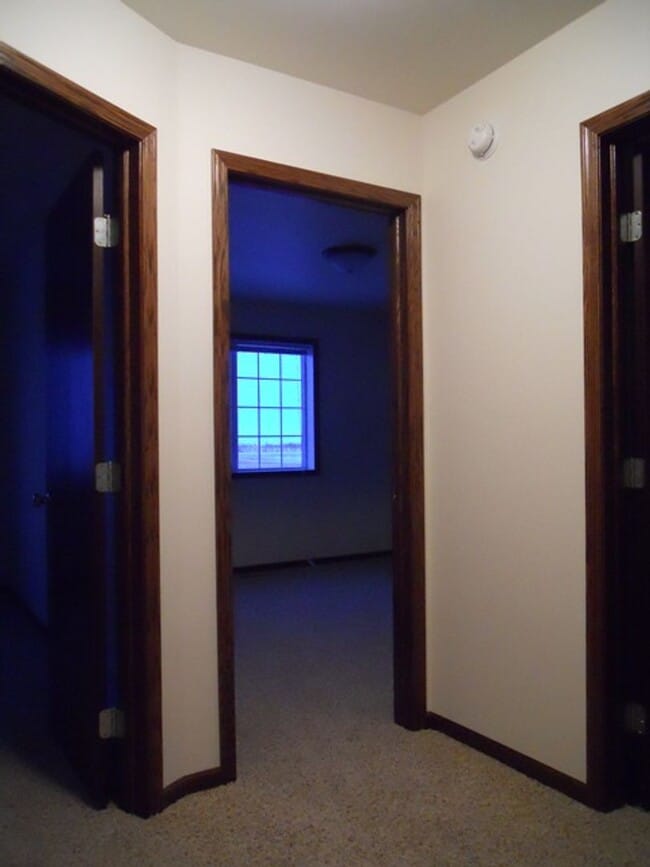 Building Photo - 3 Bed 3 Bath Twin Home