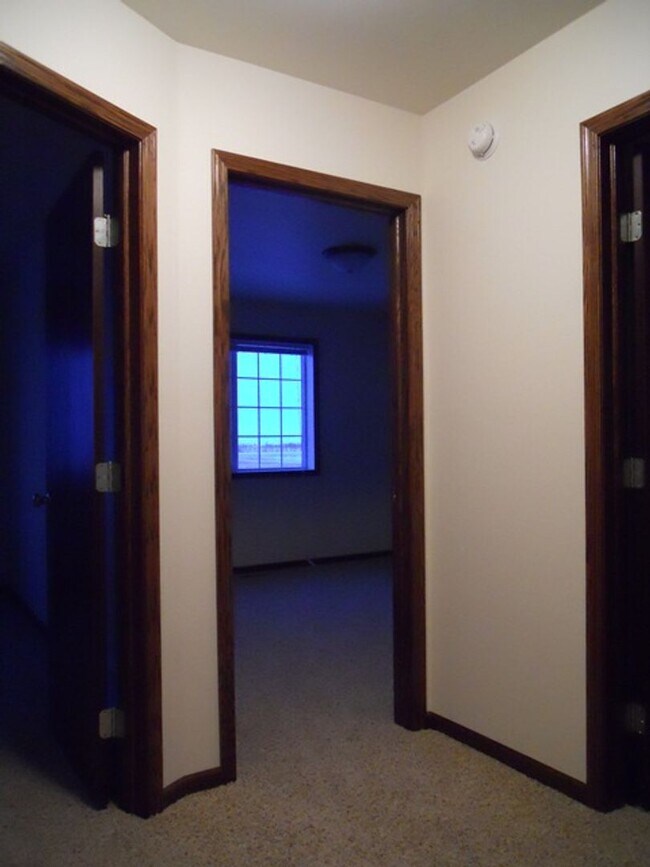 Building Photo - 959 30th Ave W