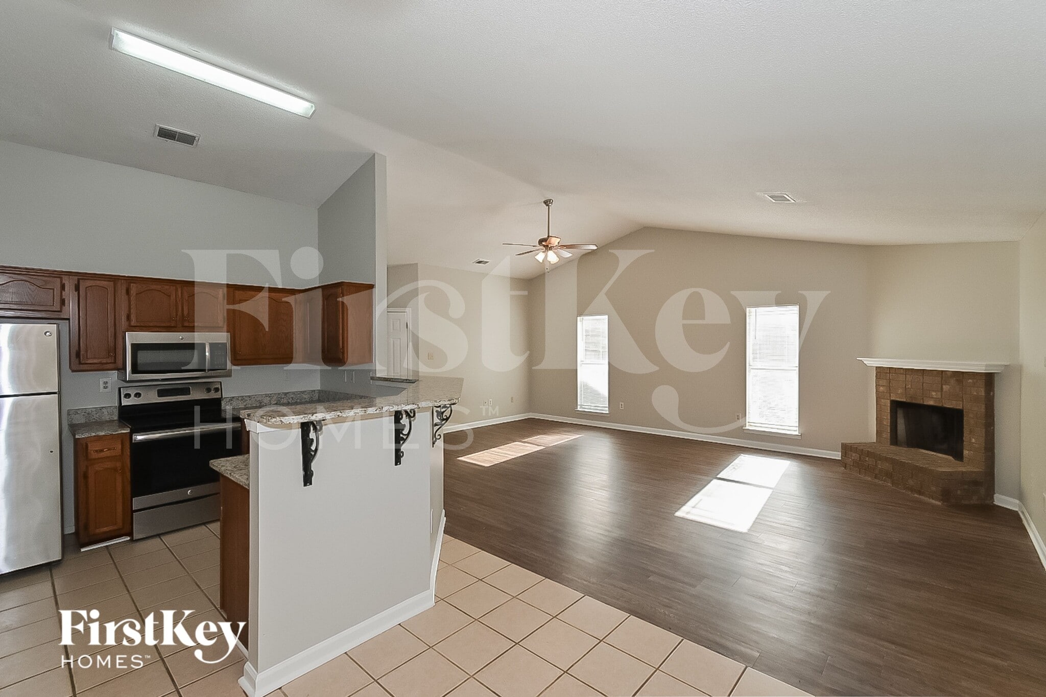 Building Photo - 3431 Golden Oaks Dr